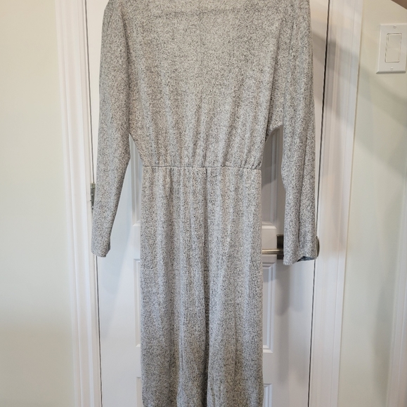 Olivia Rae Grey Midi Dhress - Picture 2 of 3